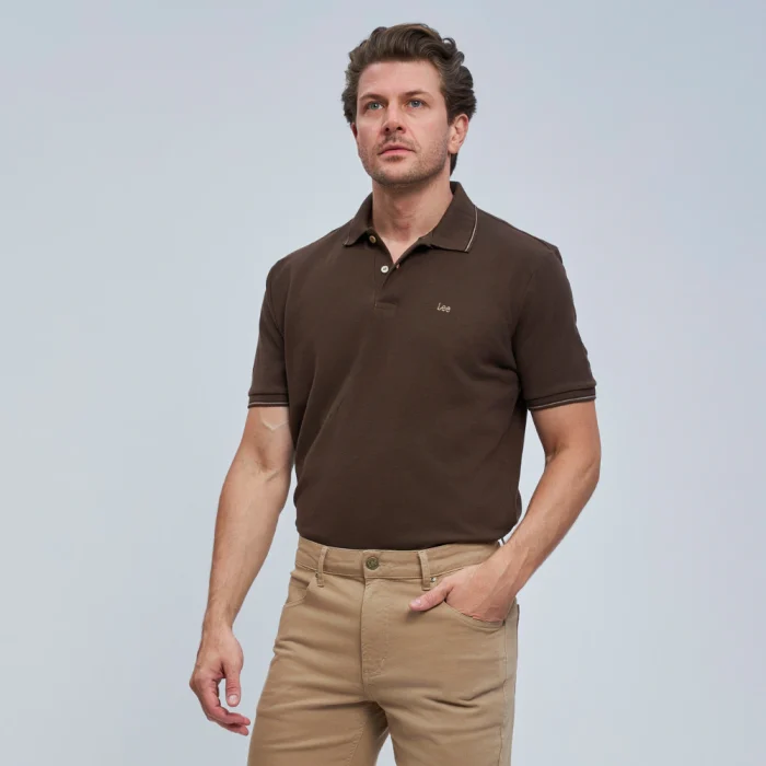 Camisa Polo Lee® Piquet Marrom Masculina - Imagem 2